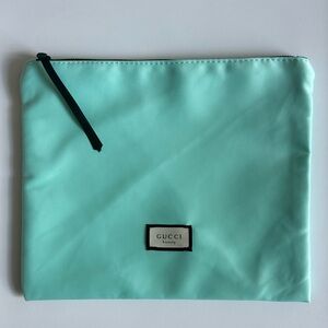 NWOT Tiffany Blue/Sea Foam Green Gucci Beauty Bag